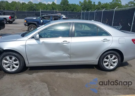 2011 Toyota Camry Le z USA, uszkodzony, nr VIN 4T1BF3EK9BU624728
